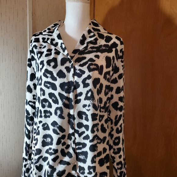 White Leopard Print Blouse - Picture 2 of 5